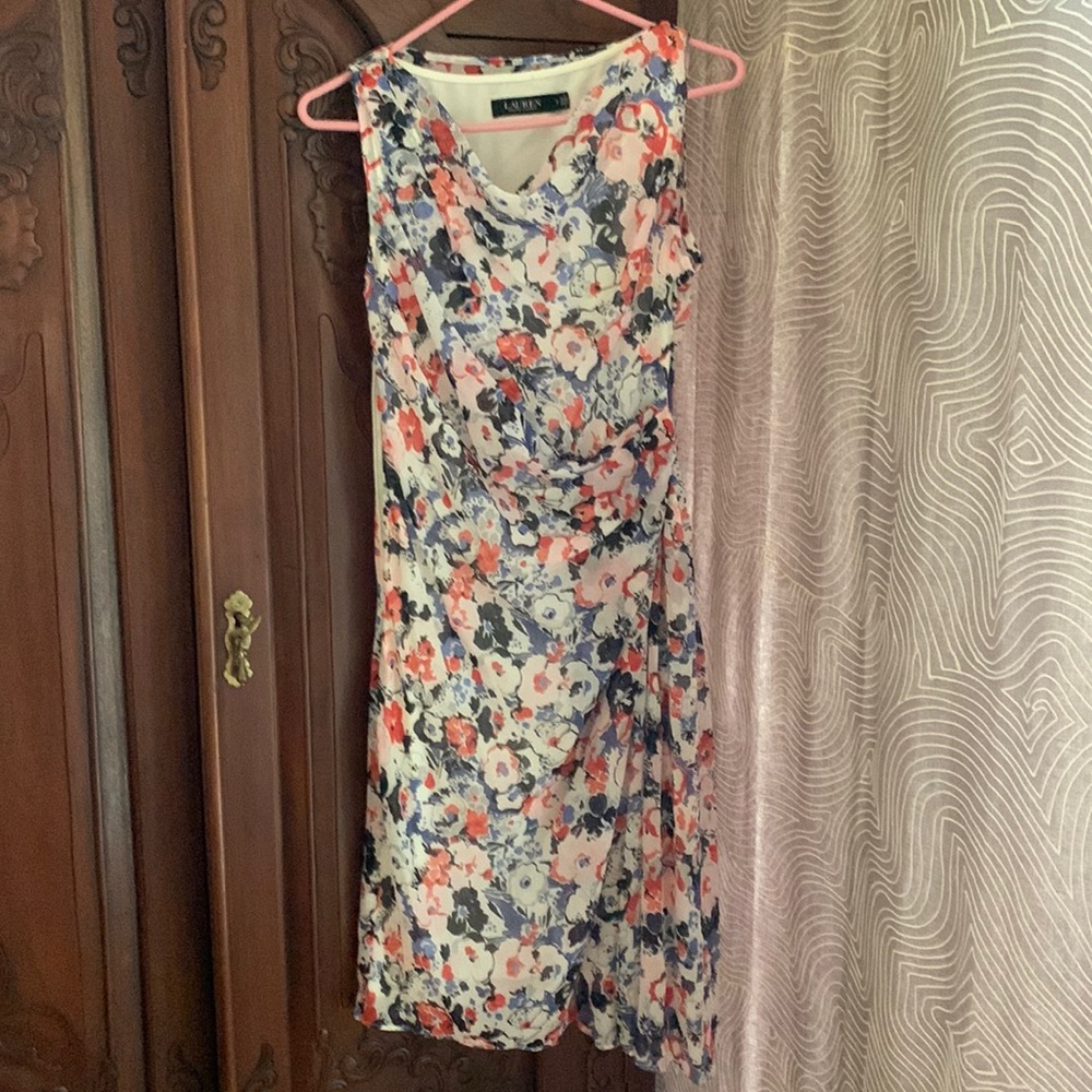 Ralph Lauren beautiful floral dress. Below knee length